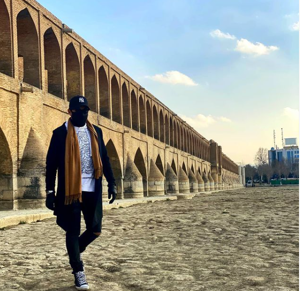 تصویر غم آلود بهرام رادان در مسیر زاینده رود /عکس | پايگاه خبری افکارنيوز