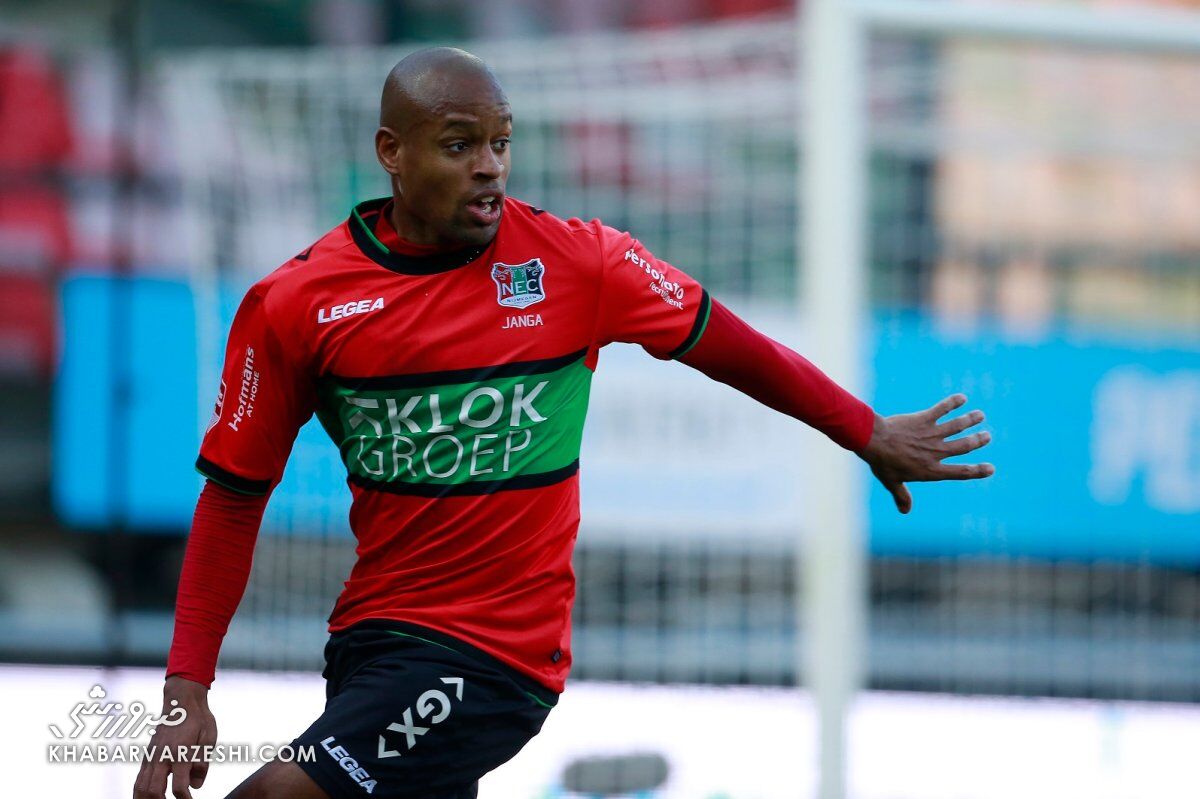 خبر بد برای استقلال | این بازیکن حق حضور در تمرین استقلال را ندارد