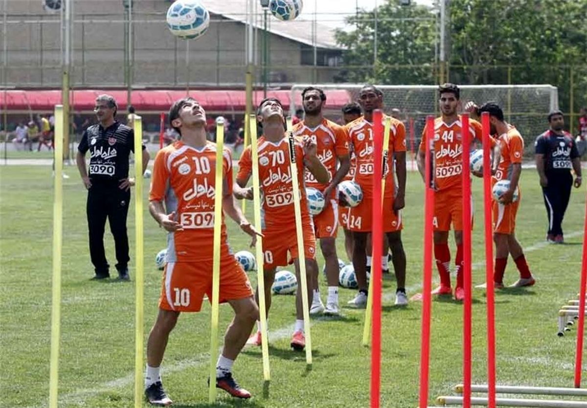 بازیکنان پرسپولیس تاکتیک پروفسور را تمرین کردند