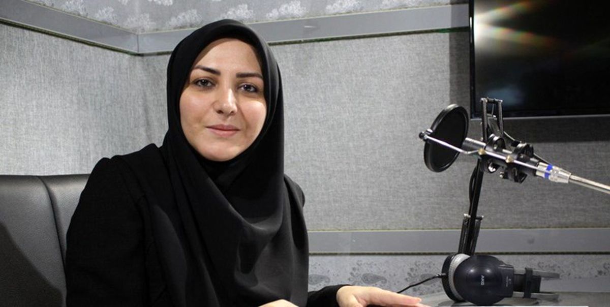 سلفی ماشینی خانم مجری و پسرانش /عکس