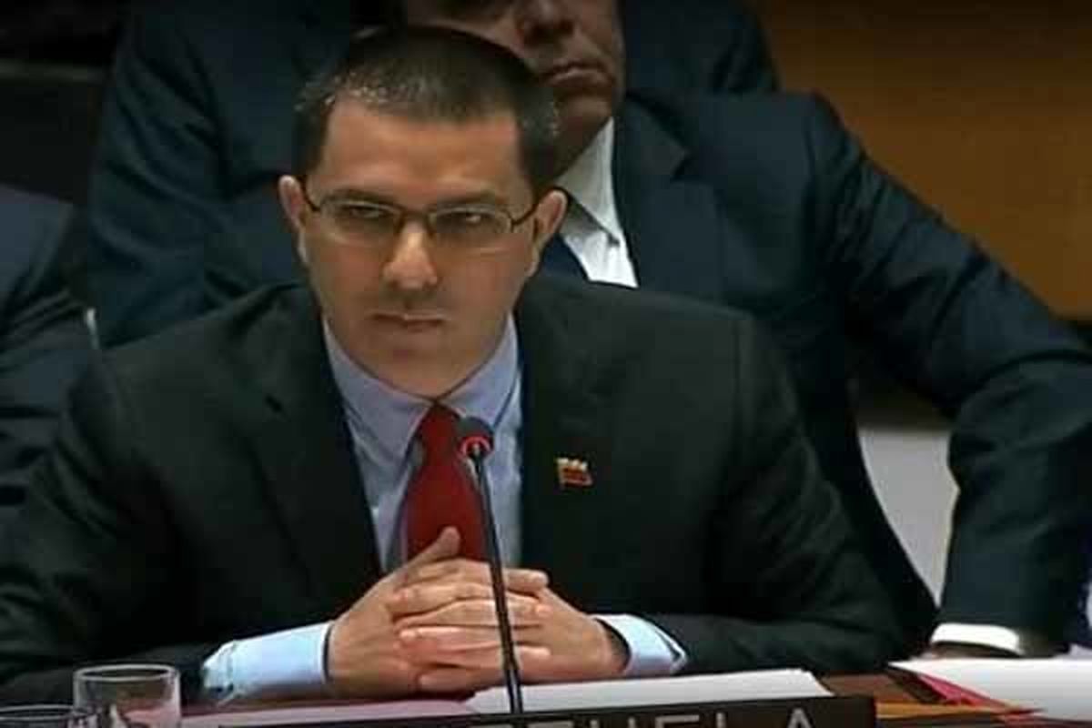 آمریکا پشت‌سر کودتاچیان نیست؛ جلودار آن‌هاست