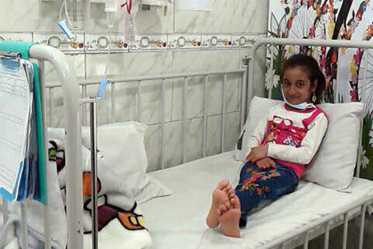 کودک ۸ ساله گرگانی چشم انتظار نگاه گرگان است