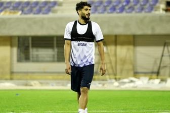 مدافع سابق استقلال در آستانه حضور در پرسپولیس
