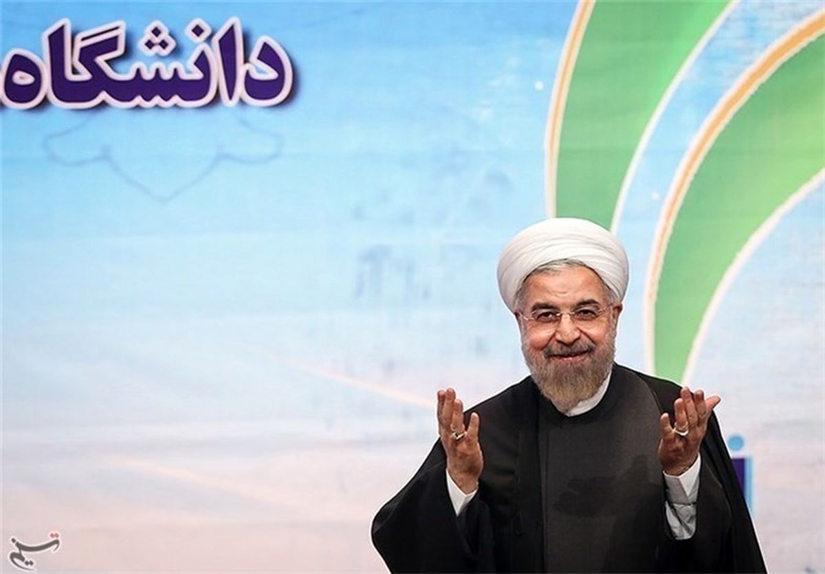 شعار دانشجویان علیه فتنه‌گران در حضور روحانی