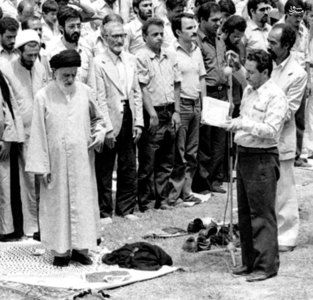 1358/ حاج محمود مرتضاییفر مکبر نمازجمعه آیت الله سید محمود طالقانی
