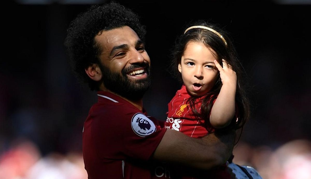 حجاب جالب همسر محمد صلاح وسط دریا سوژه شد