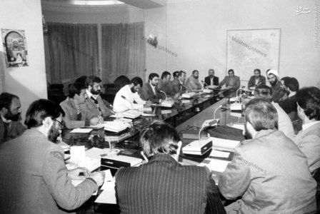 استاد سید علی اکبر پرورش در یکی از جلسات هیئت دولت