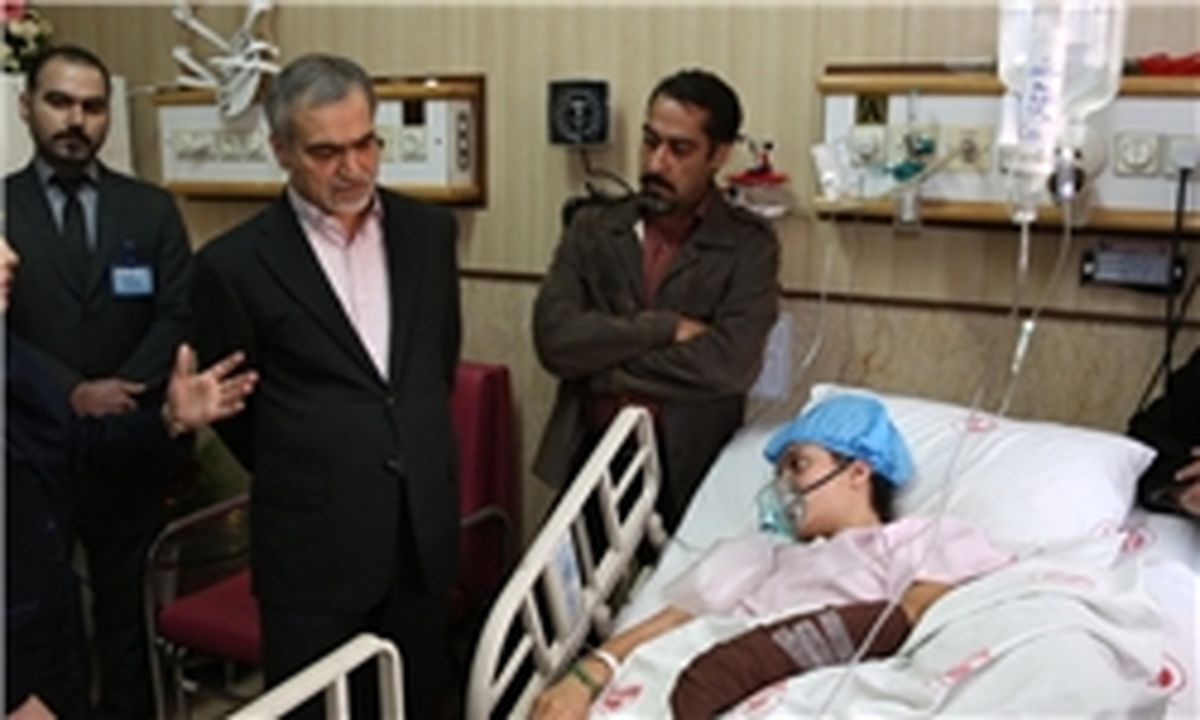 دستیار ویژه رئیس جمهور از بازیکن تیم ملی عیادت کرد