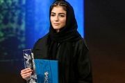 پرتره زیبا و جذاب پردیس پورعابدینی با روسری سنتی