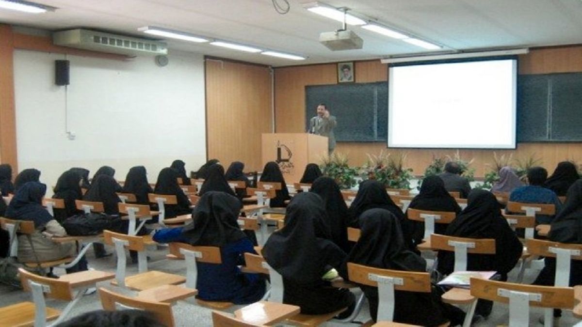 تکثیر دانشگاه‌های دخترانه عجولانه بود