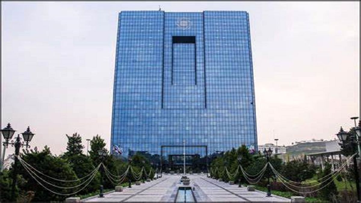 علملیات بازار باز چگونه به بانک‌ها کمک می‌کند؟
