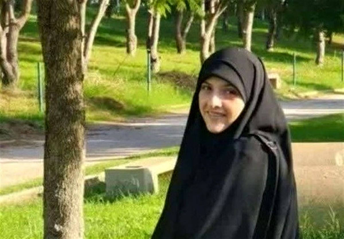 تشییع پیکر شهیده معصومه کرباسی در مشهد 