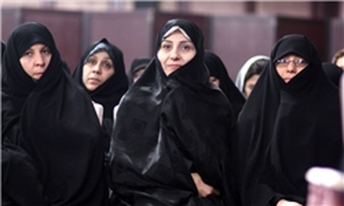 بی احترامی به یک عکاس زن