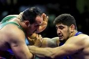 
مهدی‌زاده‌ طلای سنگین‌وزن را بر گردن آویخت

