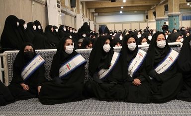 جمعی از کارگران با رهبر معظم انقلاب دیدار کردند/گزارش تصویری