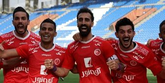 واکنش بازیکن پدیده به بلند بودن چمن ورزشگاه در بازی با پرسپولیس