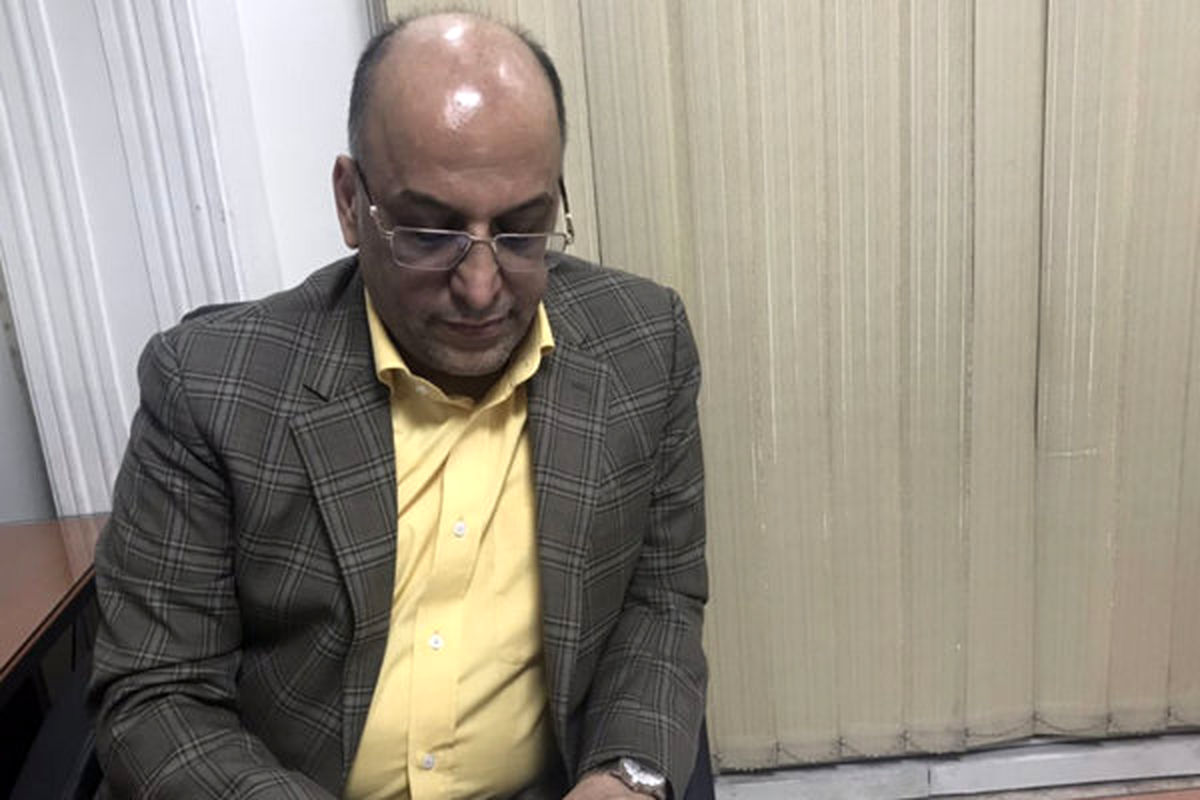 فکری می تواند با استقلال قرارداد ببندد؟