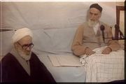 نماینده‌ای که دست منافقین را می‌بوسید