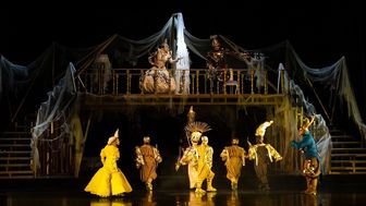 تئاتر؛ هنری که از یونان و ایتالیا به ایران رسید