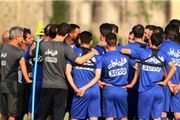 کری خوانی دروازه بان استقلال برای پرسپولیسی ها/ عکس