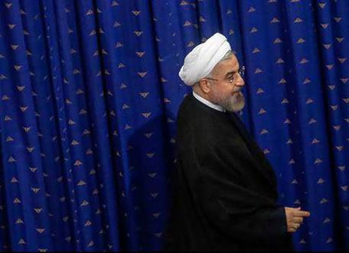 این صفحه از کتاب حسن روحانی را بخوانید!