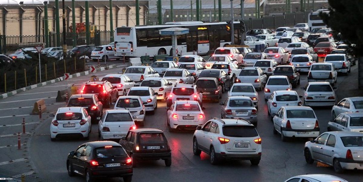 ترافیک سنگین در مسیر جنوب به شمال نواب و خیابان آزادی
