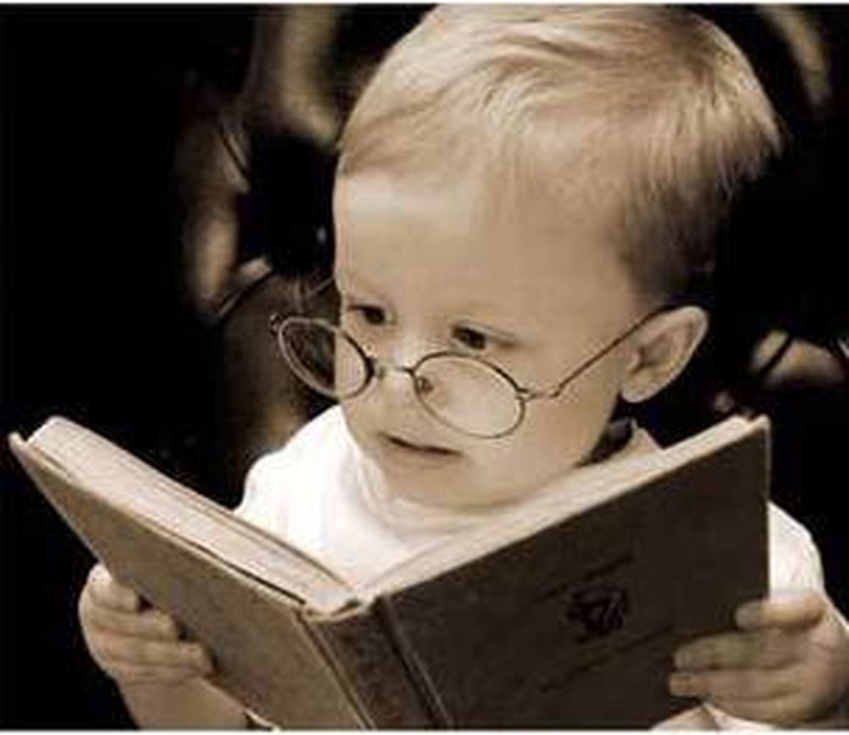 
چگونه کودکانمان را کتابخوان کنیم؟
