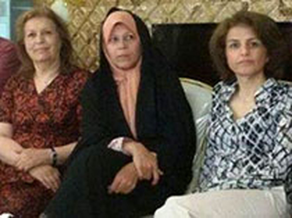 فائزه خانم این چه دینی است که از آستین انگلیس بیرون آمده؟!
