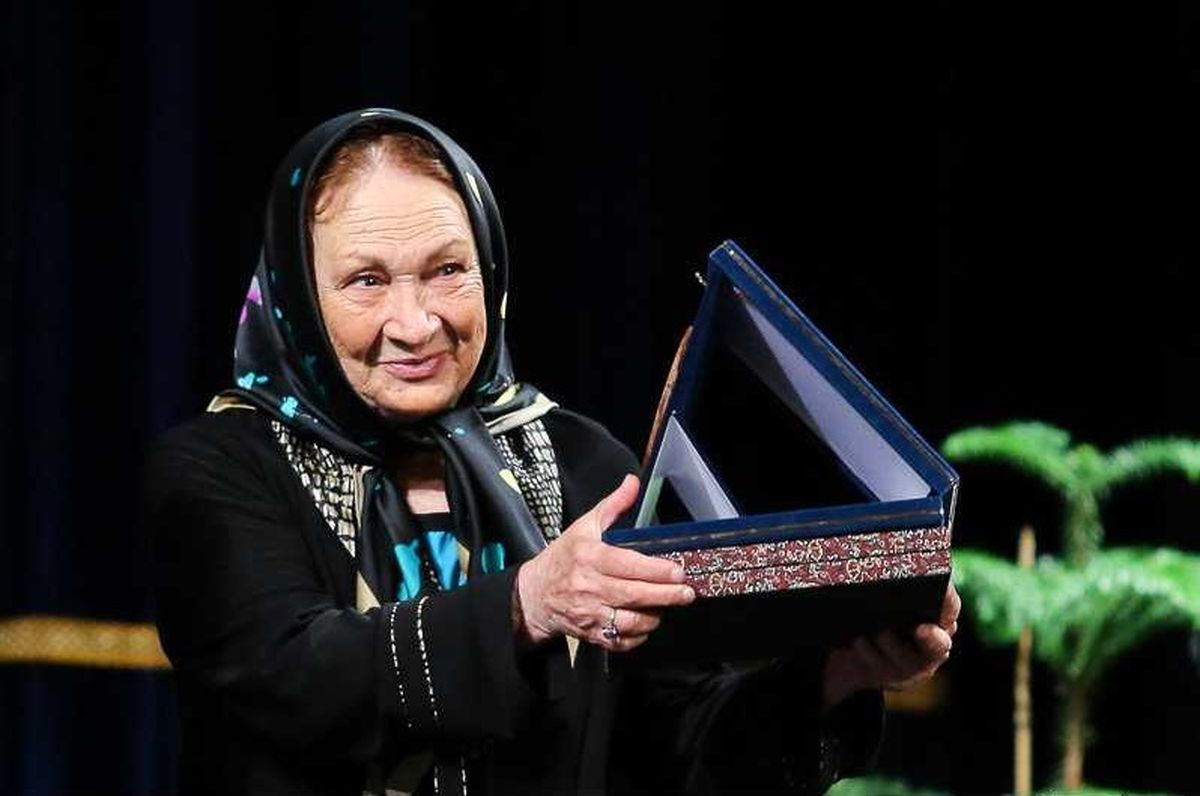 بازیگر زن کارآگاه شمسی: کرونا گرفتم اما به ریه‌هایم آسیبی نرسید