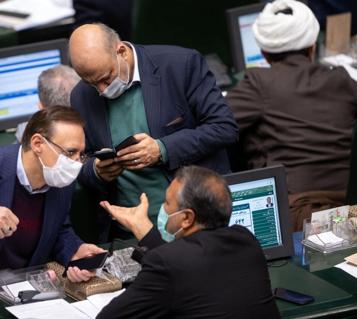 اخذ عوارض آزادراه‌ها تا پایان خردادماه الکترونیکی می شود