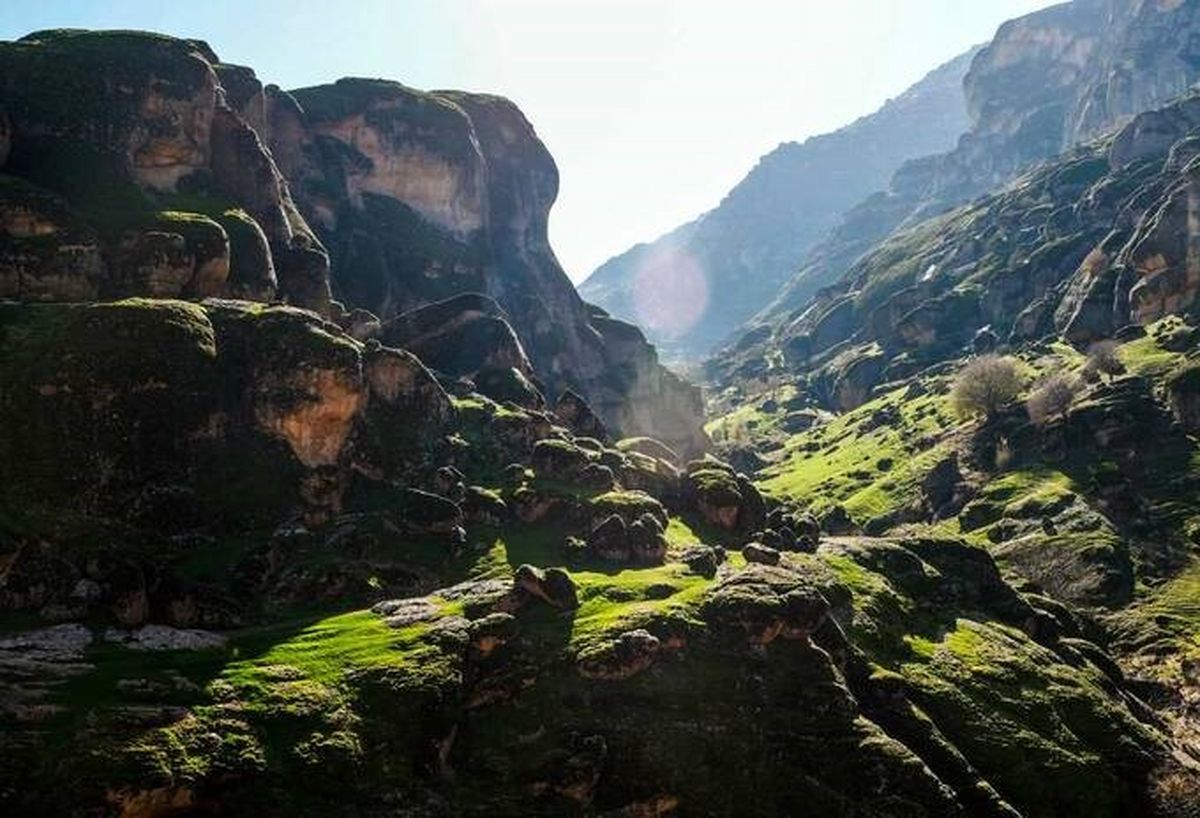 «مخمل‌ کوه» کجاست؟