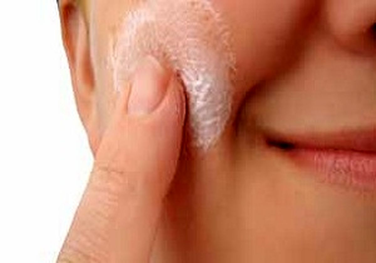 این مواد را هرگز به پوست صورت تان نزنید