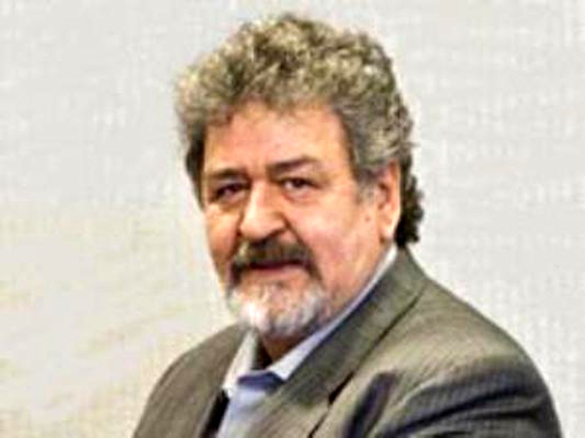 طاهری باید به کارش ادامه دهد ! 