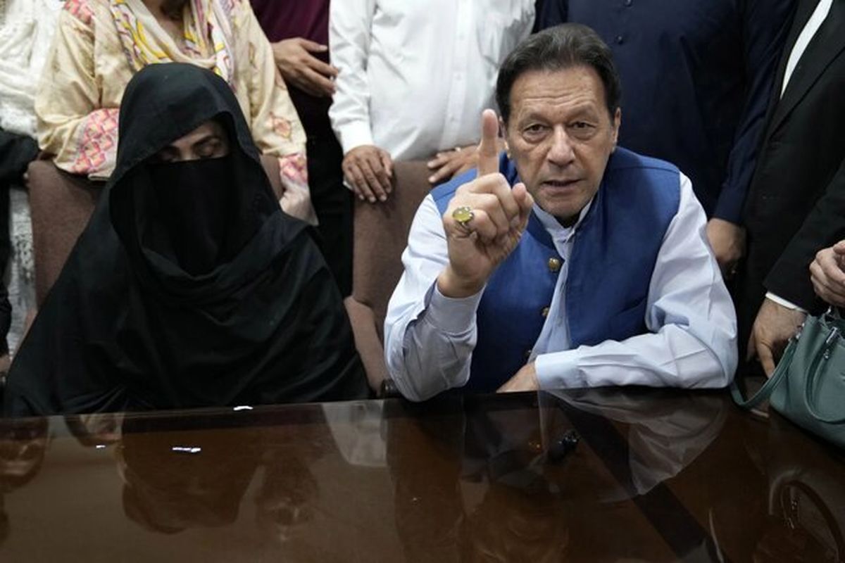 حکم عمران‌خان و همسرش صادر شد
