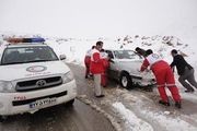 نجات ۳۰۰ نفر در جاده‌های برفی