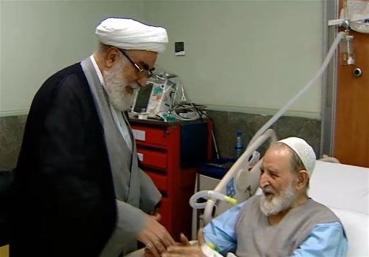 عیادت رئیس دفتر رهبر انقلاب از آیت‌الله یزدی/ عکس
