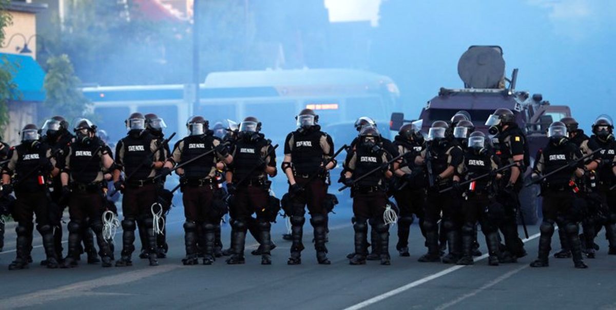 گروه هکرهای «انانیموس» علیه پلیس آمریکا اعلام جنگ کرد/فیلم

