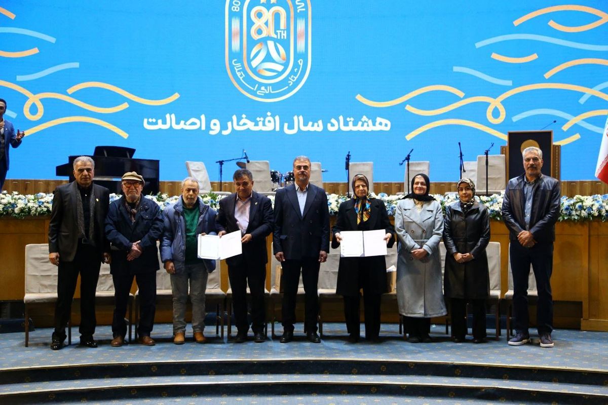استقلال با پول بی زبان باشگاه بریز و بپاش‌ کرد