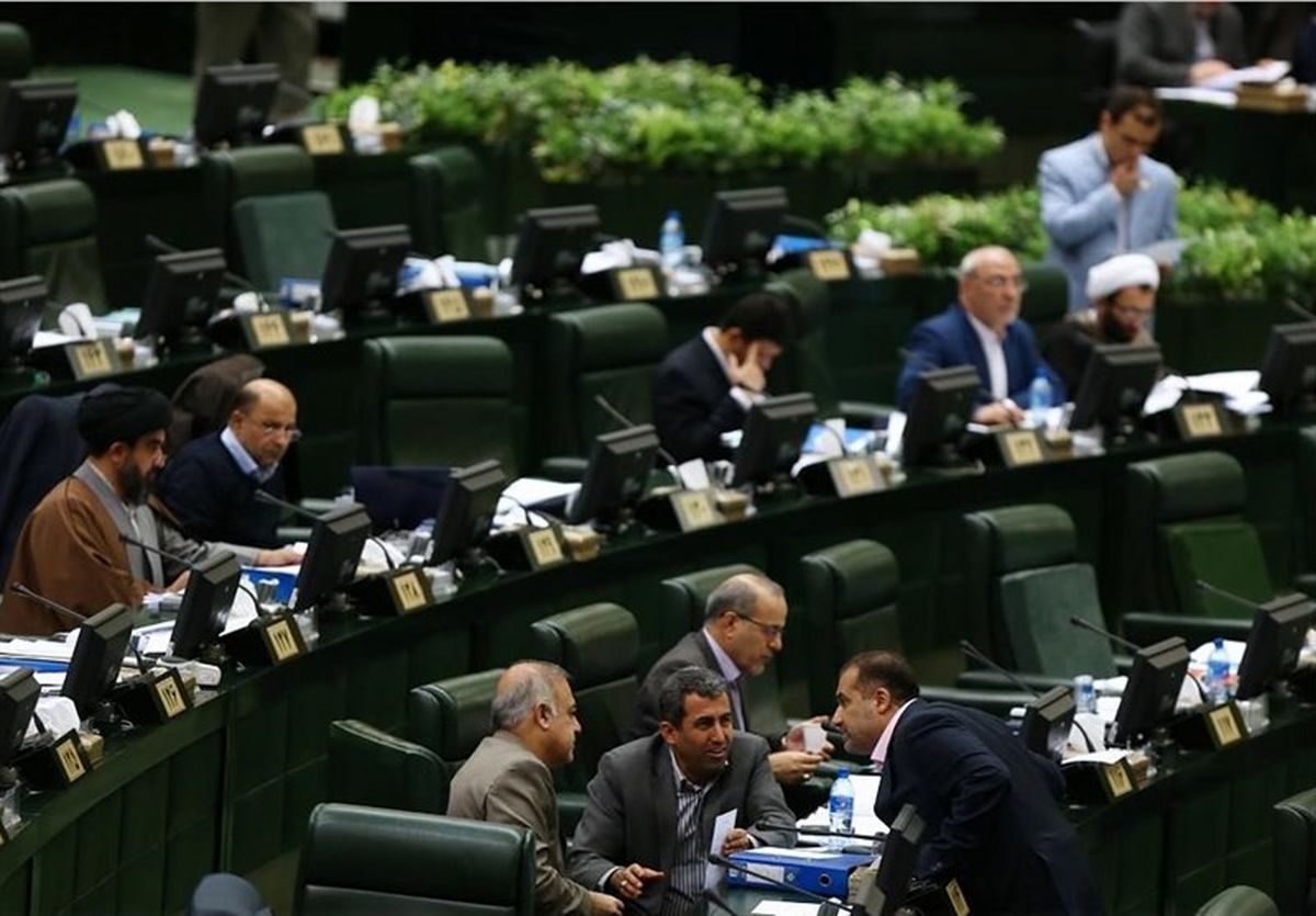 ادعای تذکر به مشاوران روحانی و انفعال درباره عملکرد وزیران 