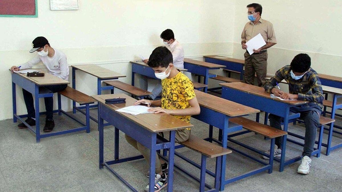 آموزش حضوری برای دانش آموزان بسیار واجب است
