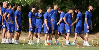 تمرین پر نشاط آبی پوشان در هوای آفتابی امروز+ عکس