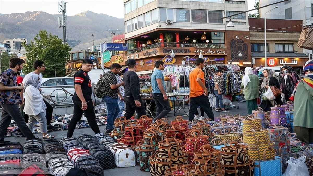 محل بازارچه دستفروشان در چهارراه ولی عصر (عج) مشخص شد
