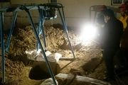 مرگ پدر و دو فرزندش حین حفر چاه/ عکس