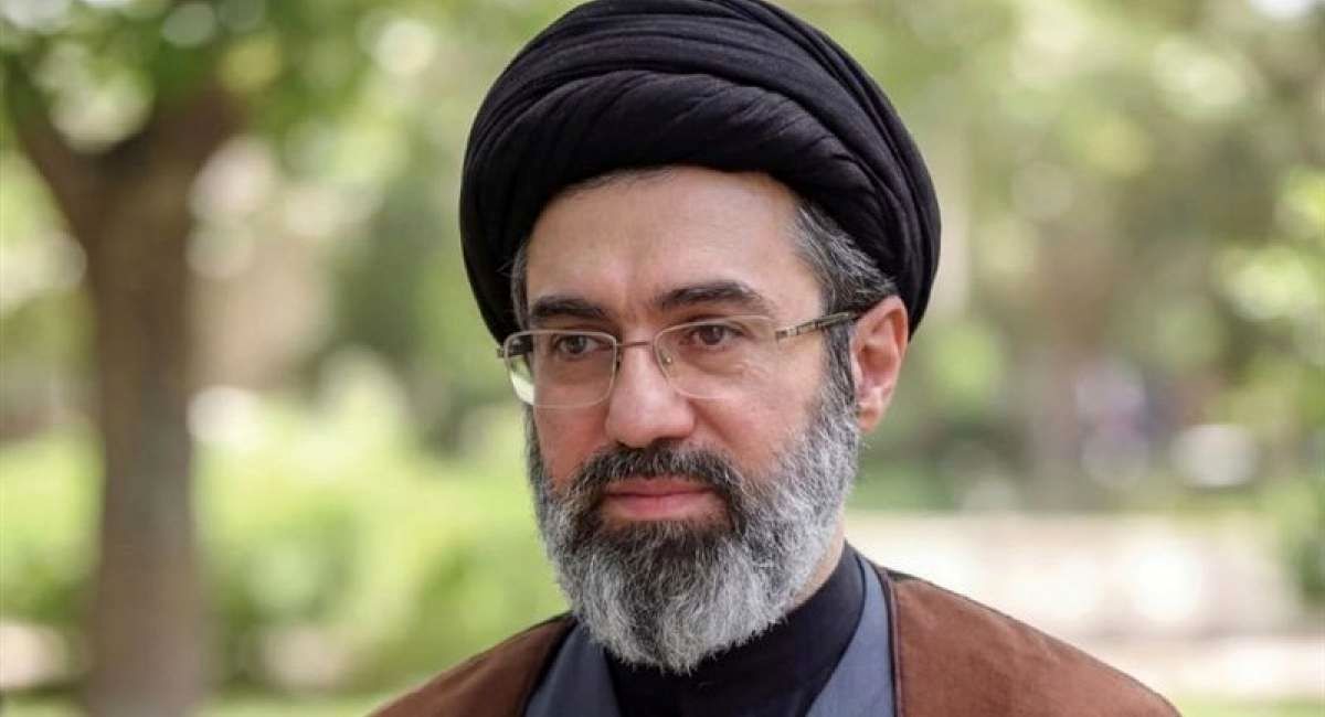 خمینی کبیر و خامنه‌ای شهید آمادگی ملت را کشف و احیا نمودند/ ابزار اصلی دشمن کاشت بذر تردید، یأس، ترس، بدگمانی و اختلاف است