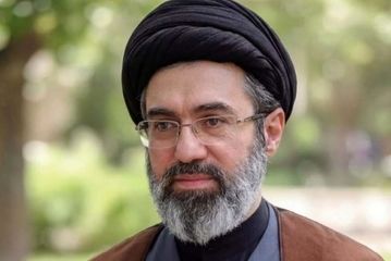 خمینی کبیر و خامنه‌ای شهید آمادگی ملت را کشف و احیا نمودند/ ابزار اصلی دشمن کاشت بذر تردید، یأس، ترس، بدگمانی و اختلاف است