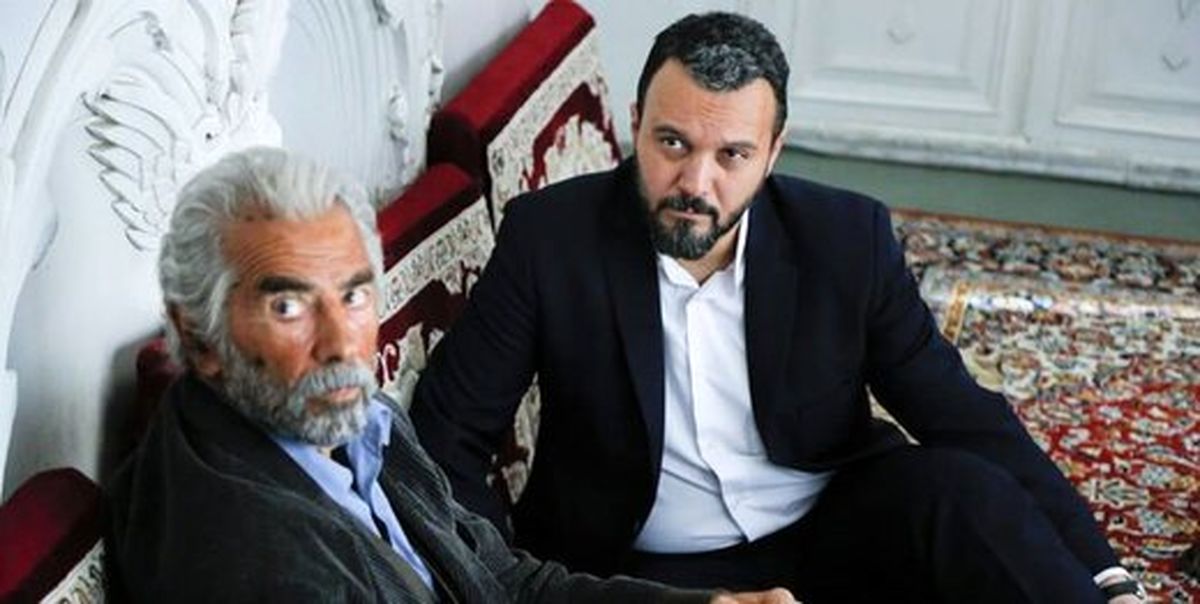 فرصتی که «کامبیز دیرباز» با سر به سمتش دوید
