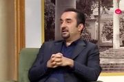 وقتی مجری مشهور با روح و روان هوادارانش بازی میکند!/ عکس
