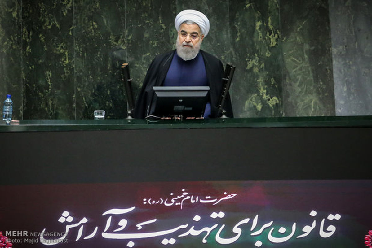 متن کامل سوال نمایندگان از رئیس‌جمهور درباره افزایش قیمت بنزین