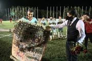 هدیه ویژه پرسپولیسی‌ها به فردوسی‌پور+ عکس