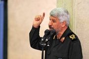 شعرخوانی صادق آهنگران در محضر رهبر انقلاب/ کوه دردیم ولی سخت مقاوم هستیم
